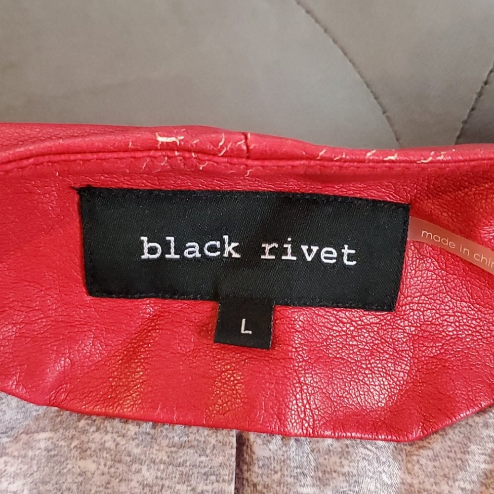 Red Jacket - Picture 6 of 8